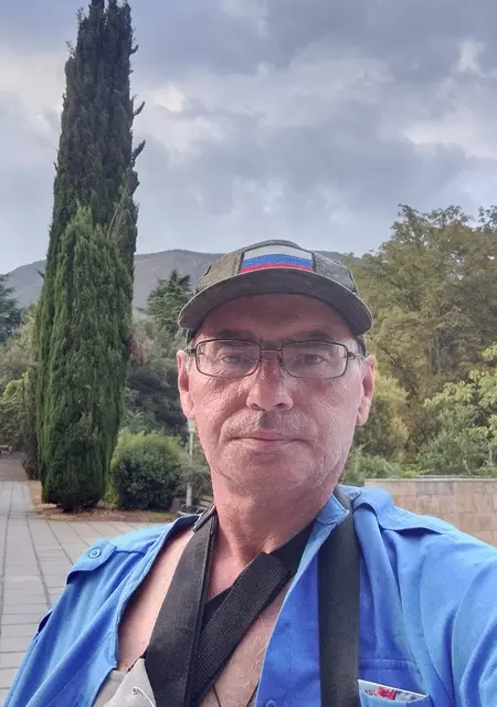 Я Юрий, 53, из Киева, ищу знакомства на одну ночь