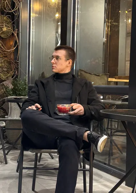 Андрій из Стрыя, мне 22, познакомлюсь на одну ночь