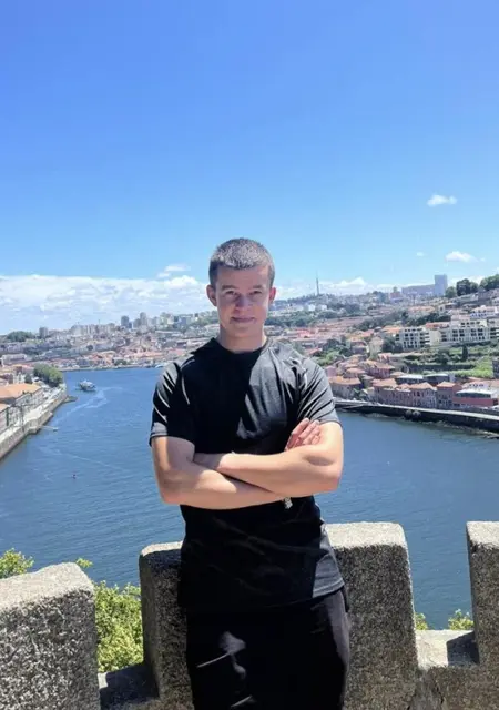 Юра из Порта, ищу на сайте постоянные отношения