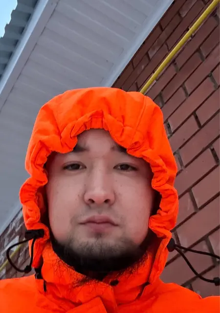 Асланбек из Уральска, мне 27, познакомлюсь на одну ночь