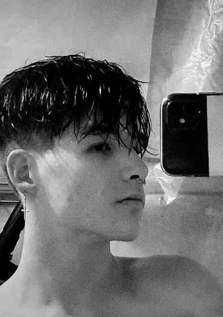 Артём з Мелітополя, шукаю на сайті знайомства без зобов'язань