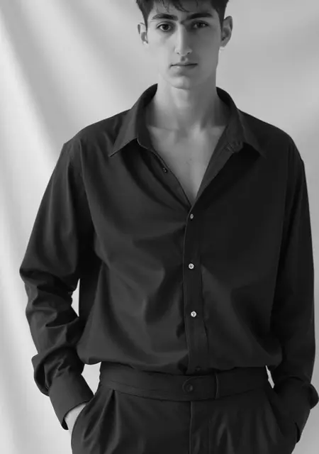 Я Рафаэль, 18, из Еревана, ищу знакомство для открытые отношения