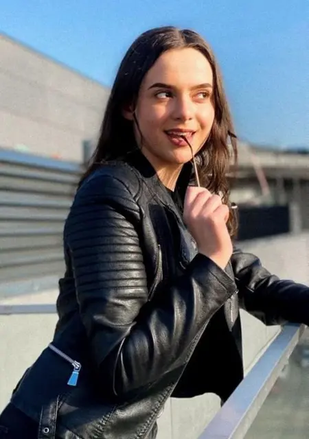 Я Oananoja, 18, из Бухареста, ищу знакомство