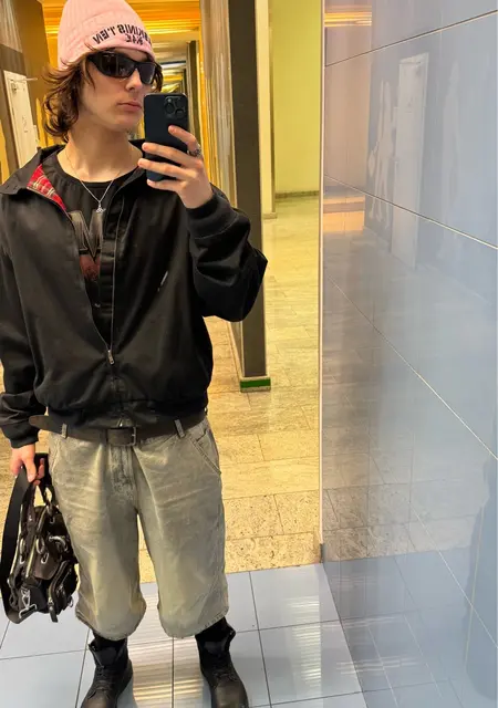 Даниил из Кривого Рога, мне 19, познакомлюсь на одну ночь