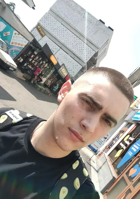 Maks з Чернівців, шукаю на сайті знайомства на одну ніч