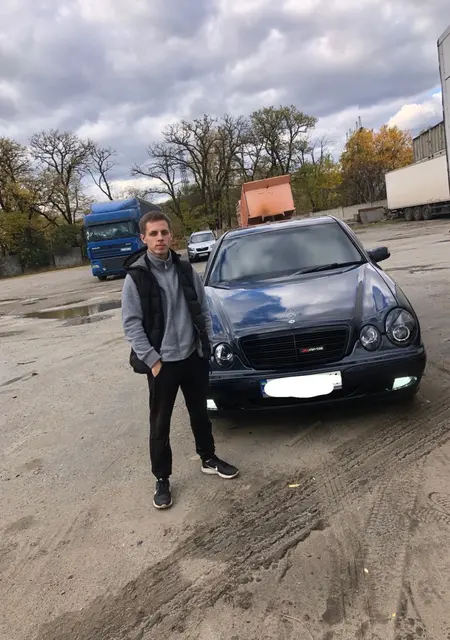 Я Валерий, 25 років з Дніпро, шукаю знайомства без зобов'язань