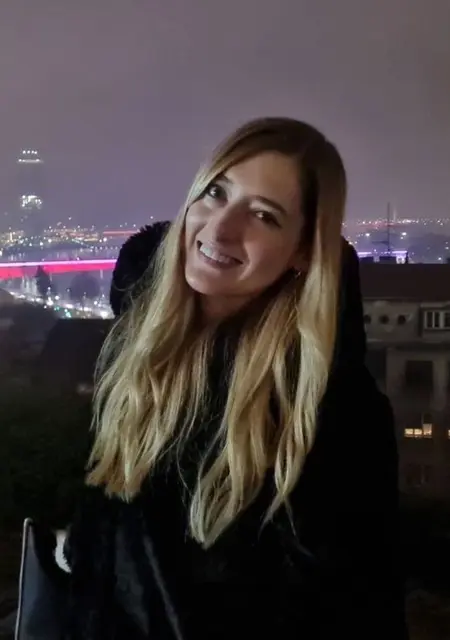 Я Magdalena Orzechow, 31, знакомлюсь для приятного времяпровождения в Афинах