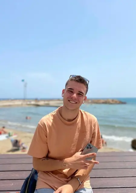 Marcin de Pilar de la Horadada, tengo 20 años, listo para conocer para lío de una noche