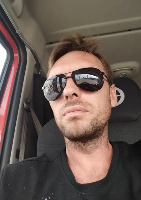 Денис из Донецка, мне 40, познакомлюсь для дружбы