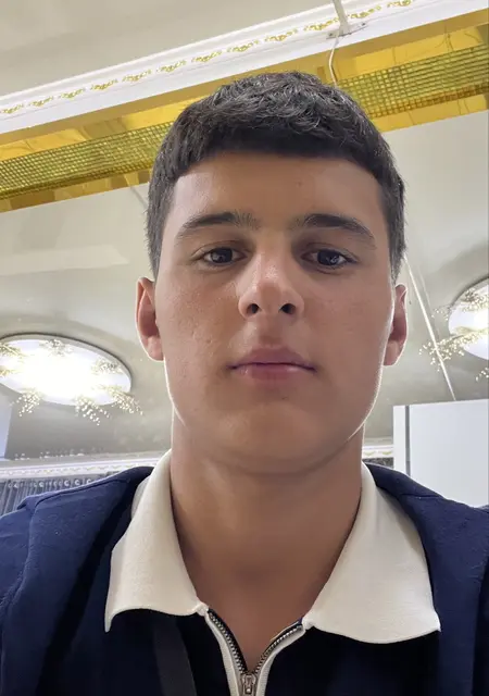 Алиев из Душанбе, мне 19, познакомлюсь на одну ночь