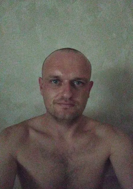 Я Саня, 33 років з Чортків, шукаю знайомства на одну ніч