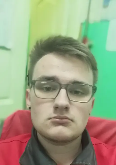 Я Славік, 23 років, знайомлюсь без зобов'язань у Вараше