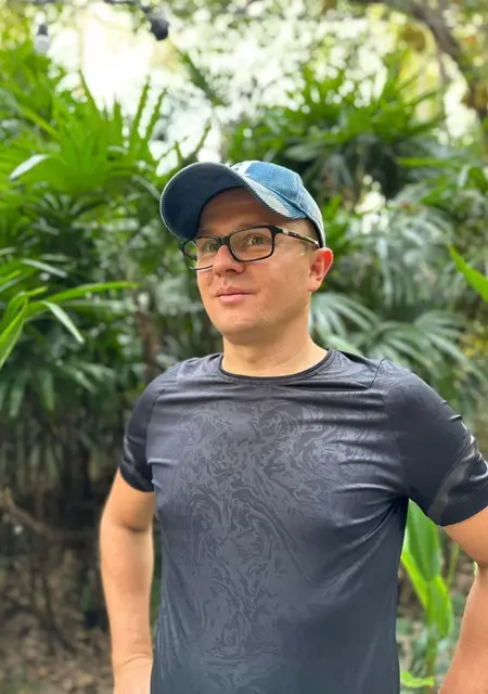 Я Александр, 39, знакомлюсь для общения в Бангкоке