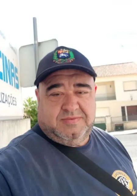 Victor из Лиссабона, мне 42, познакомлюсь