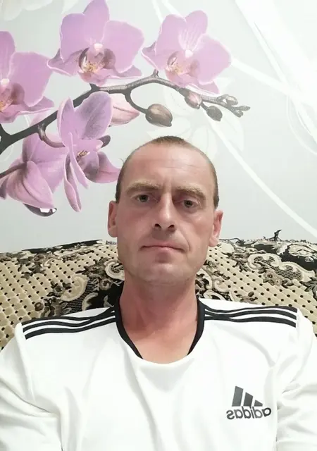 Александр из Кривого Рога, ищу на сайте знакомства без обязательств