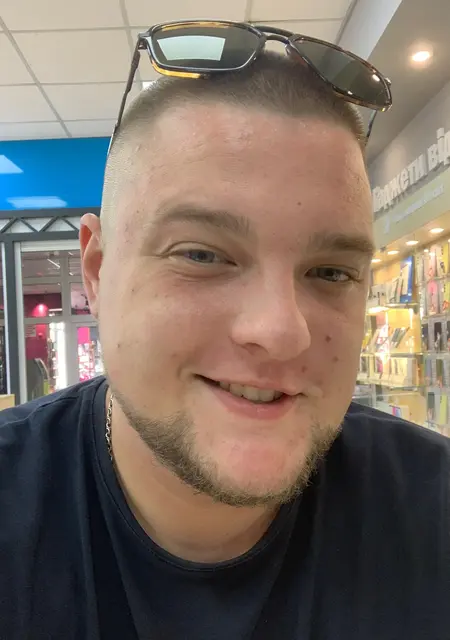 Я Денис, 25 років з Нікополя, шукаю знайомство для спільних подорожей