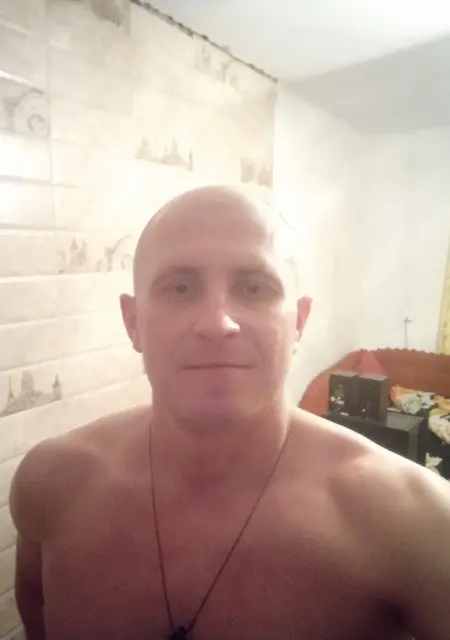 Богдан з Здолбунівших, шукаю на сайті знайомства без зобов'язань
