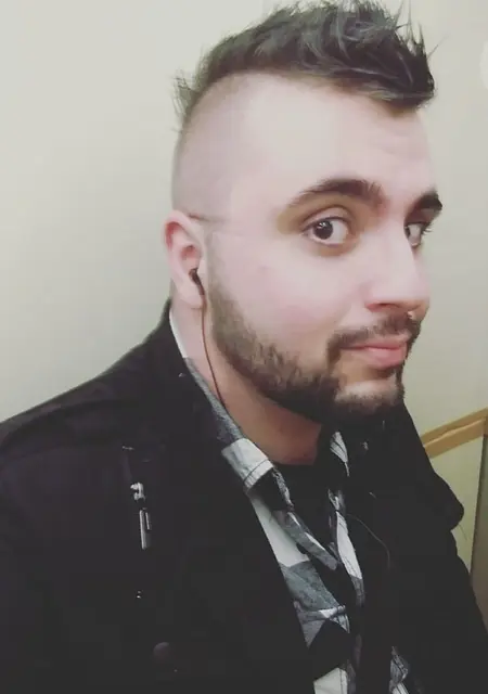 Gabriel из Парижа, мне 28, познакомлюсь