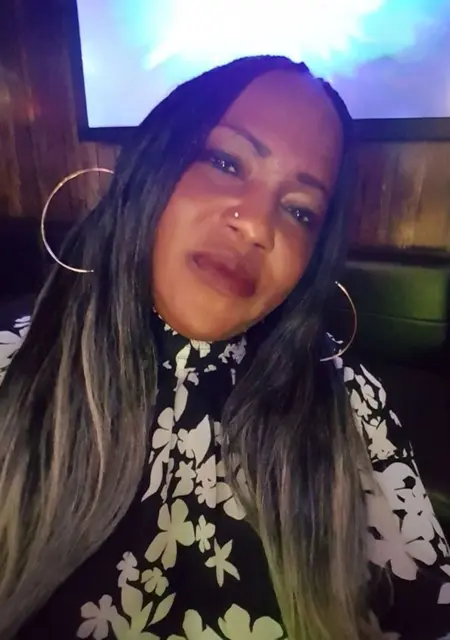 Я Amie, 45, знакомлюсь в Стокгольме