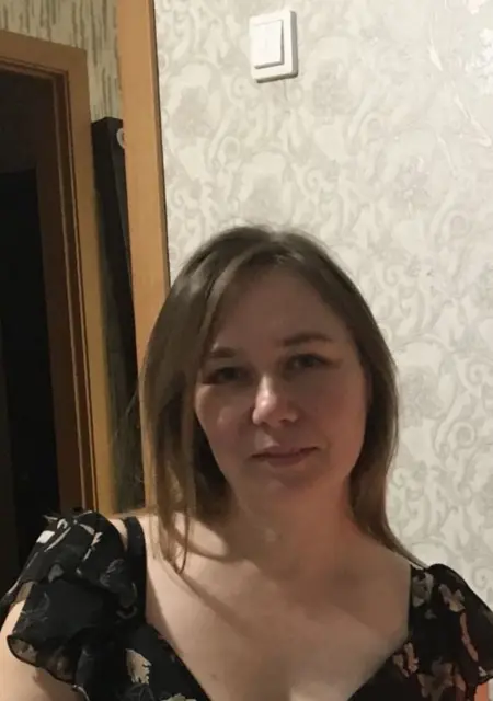 Надя из Парижа, мне 41, познакомлюсь