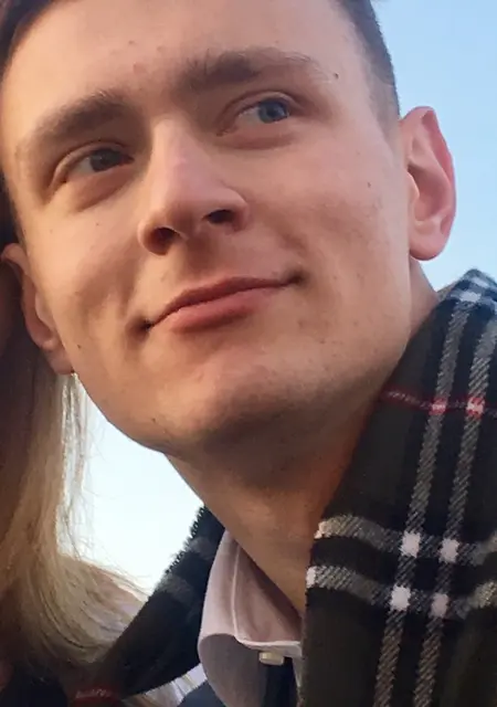 Я Денис, 25 років з Броварів, шукаю знайомства на одну ніч