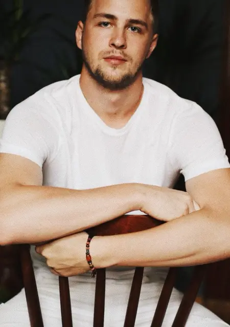 Глеб из Вены, ищу на сайте общение