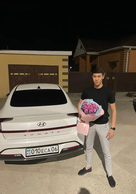 Я Макс, 23, знакомлюсь без обязательств в Атырау