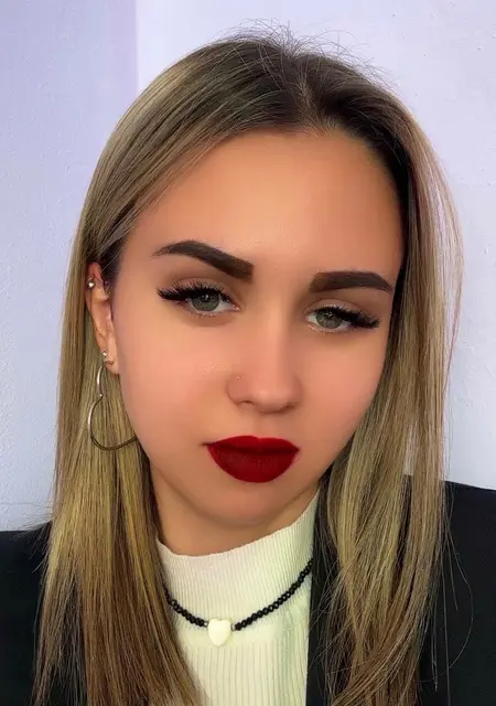 Полина из Гомеля, мне 19, познакомлюсь для постоянных отношений