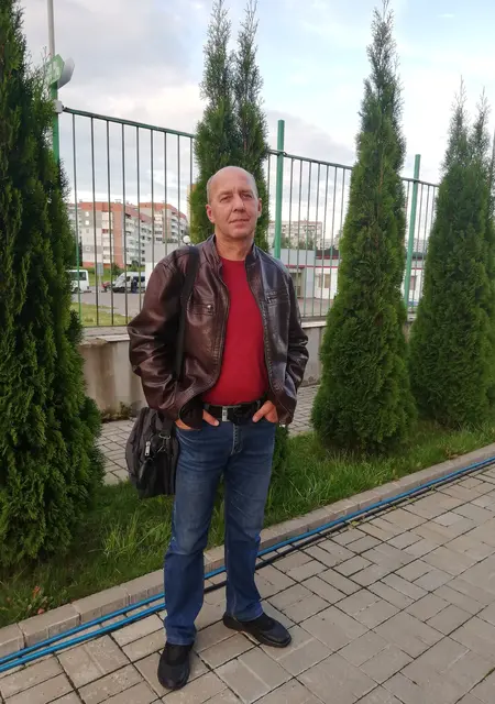 Я Игорь, 55, из Витебска, ищу знакомство для приятного времяпровождения