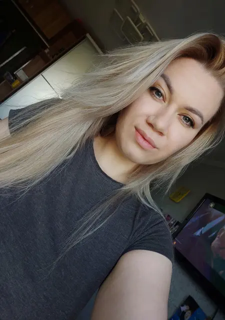 Я Александра, 27 років з Дніпра, шукаю знайомство для постійних стосунків