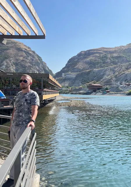 Николай из Амстердама, ищу на сайте совместные путешествия