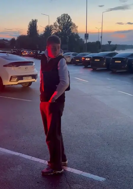 Я Саша, 20 років, знайомлюсь без зобов'язань у Вінниці