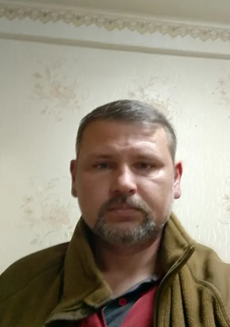 Антон из Славянска, мне 40, познакомлюсь на одну ночь