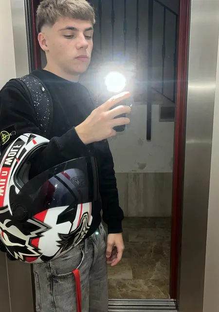 Pau из Онтеньенте, мне 20, познакомлюсь на одну ночь