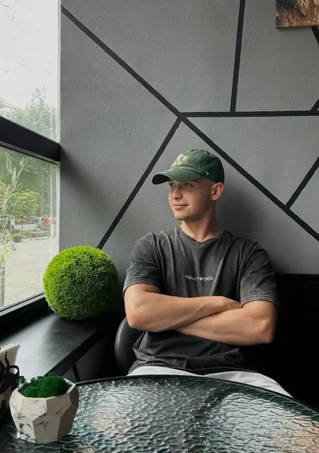 Я Егор, 23, из Мелитополя, ищу знакомство для общения