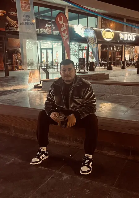 Muhammet из Анкары, ищу на сайте знакомства без обязательств