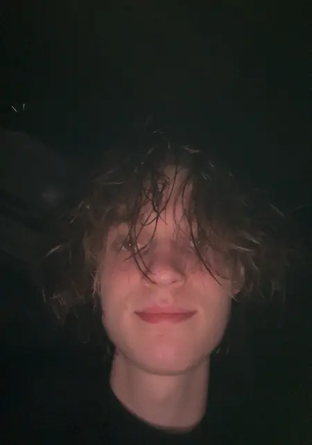 Я Егор, 19 років з Дніпра, шукаю знайомство для приємного проведення часу