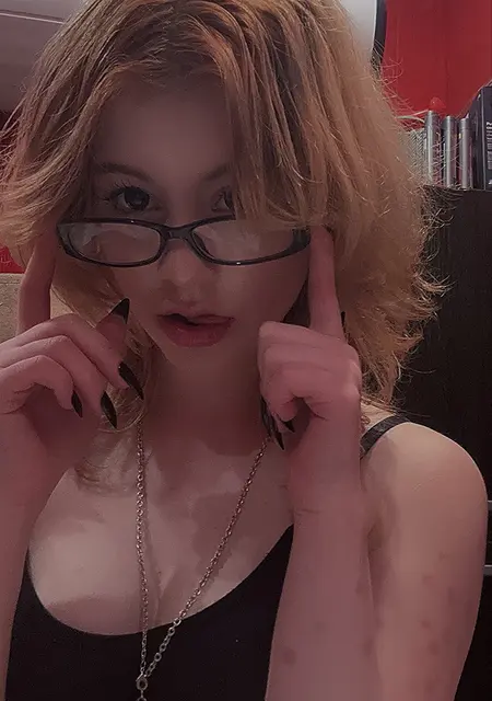 Я Анна, 25, из Франкфурта-на-майне, ищу знакомство для приятного времяпровождения