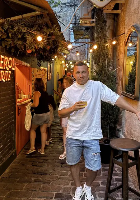 Я Максим, 37, из Броваров, ищу знакомства без обязательств