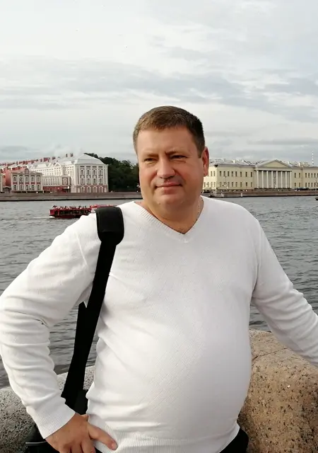 Олег из Мелитополя, ищу на сайте совместные путешествия