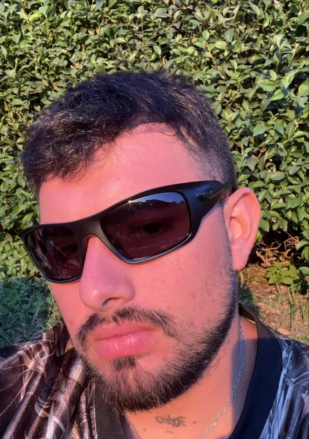 Oliver de Egea de los Caballeros, tengo 25 años, listo para conocer para lío de una noche