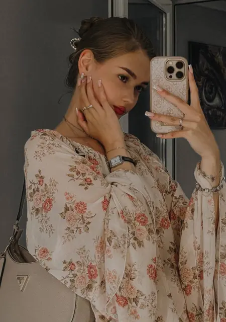 Я Кира, 18 років, знайомлюсь для дружбы у Дніпро