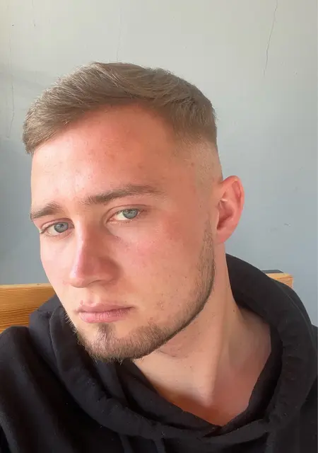 Діма з Києва, мені 22 років, познайомлюсь для відкриті стосунки