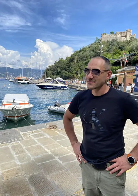 Я Джордж, 42 років, знайомлюсь на одну ніч у Кам'янське