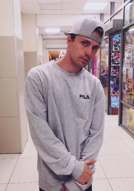 Игнат из Манчестера, ищу на сайте знакомства без обязательств