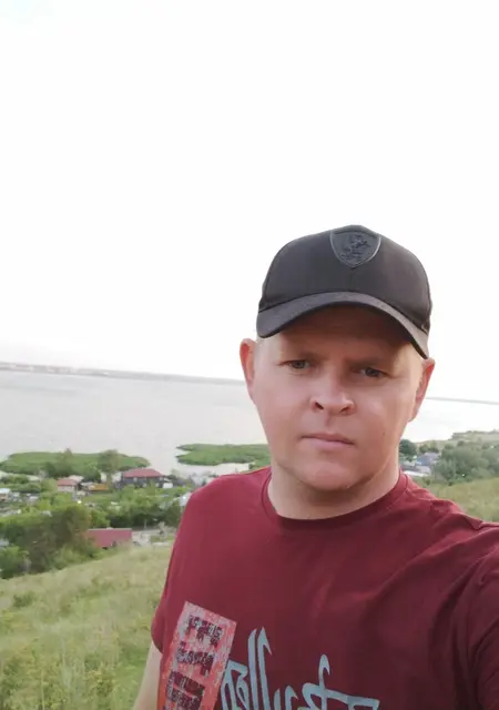 Я Алексей, 33, из Талдыкоргана, ищу знакомства без обязательств