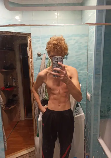 Славик из Горишних Плавней, мне 21, познакомлюсь на одну ночь