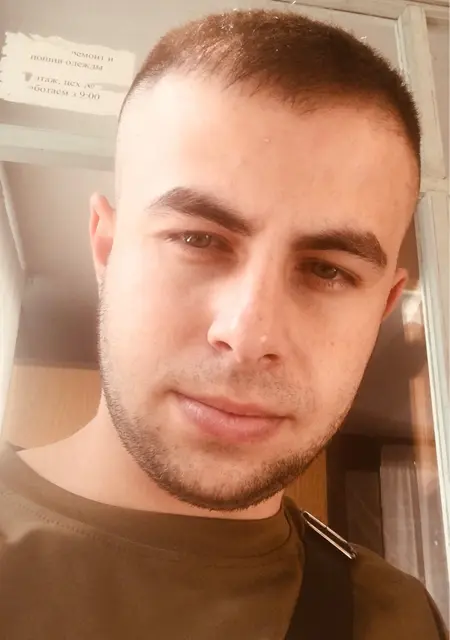 Я Сергій, 25 років з Бара, шукаю знайомство для відкриті стосунки