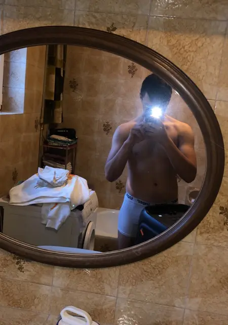 Nikolaj из Клагенфурт, мне 20, познакомлюсь на одну ночь