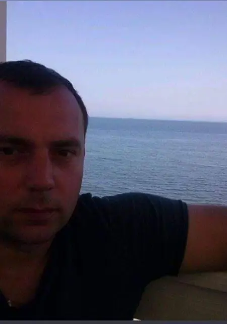 Я Саша, 40 років з Львова, шукаю знайомства без зобов'язань